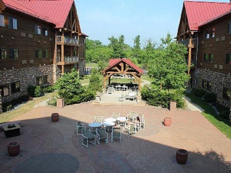 Grand Lodge Hotel Wausau - Rothschild Buitenkant foto