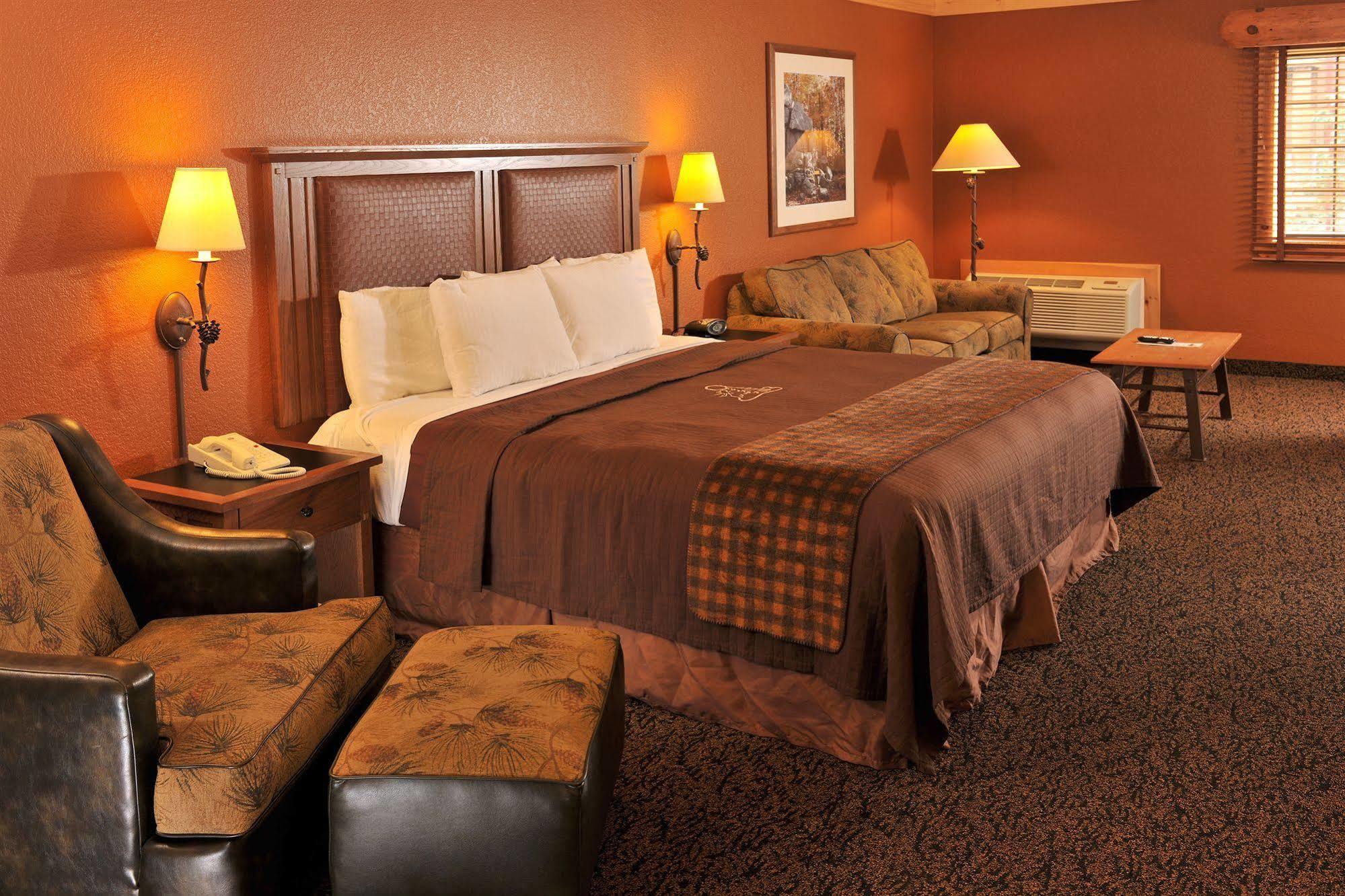Grand Lodge Hotel Wausau - Rothschild Buitenkant foto